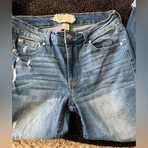 Jeans- light wash distressed